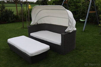 Ratanový zahradní gauč