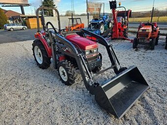 malotraktor Mitsubishi MT240 4x4 s čelákem