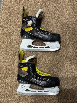 Bauer Supreme S37