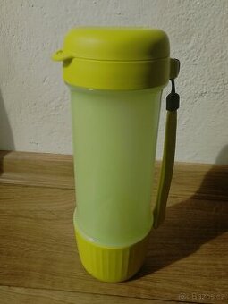 Tupperware Lahev na vodu - zabudovaný odšťavňovač a poutko