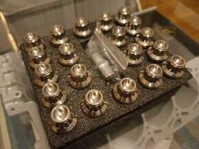 Prodám titanové kované šrouby na kola Porsche M14 x 1,5 45mm