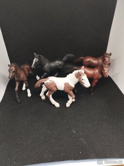 Schleich hříbata