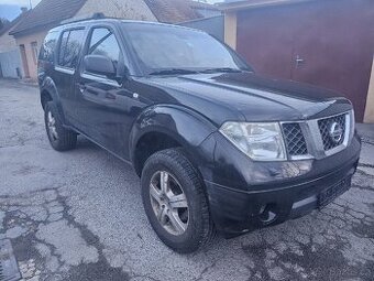Nissan Pathfinder 2.5 tdi automat,7mistny,Navi,kamera