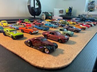Hot Wheels sbírka aut (roky 2008-2018)