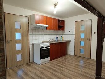 Pronájem podkrovního bytu 2+1 Hrádek nad Nisou