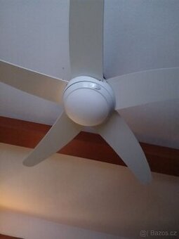 Stropni ventilátor na ovladani