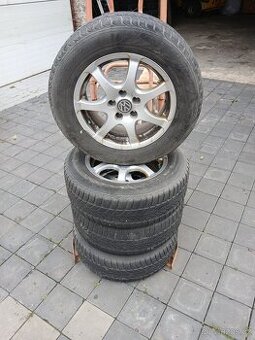 Vw tiguan 215/65 R16 - 1
