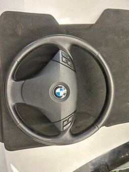 Volant bmw e60 e61 s funkcni drzeni v pruhu