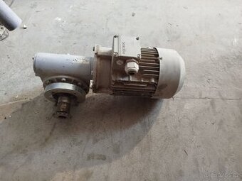 Motor se šnekovou převodovkou MRT - 1