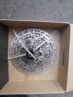Shimano přehazovačka + kazeta M6100.