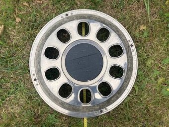 Poklice autobus kamion, zámky OK. Průměr 51cm R22,5”, 150 Kč
