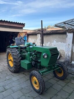 Traktor Zetor 25 + dvě vlečky