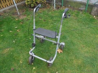 CHODÍTKO PRO SENIORY