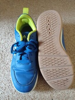 Tenisky sálovky i na ven značky Adidas