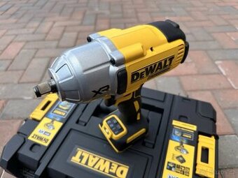 Aku rázový utahovák DeWalt DCF900N