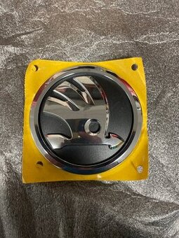 Originální Škoda logo – 5J0 853 621 AUL