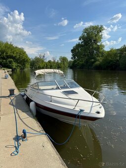 Prodám kajutový sportovní člun / vyměním za vodní skútr