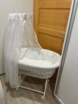 Proutěný košík postýlka pro miminko