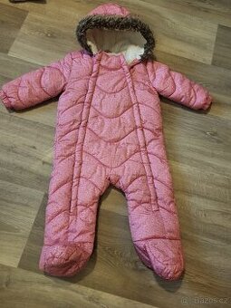 Dívčí kombinéza s chlupatou kapucí F&F 9-12 měsíců