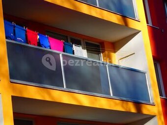 PRONAJMU POKOJ S LODŽIÍ V BYTĚ 3+1