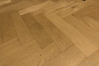 Dubové parkety zachovalé
