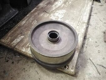 zetor 5611-brzdící buben