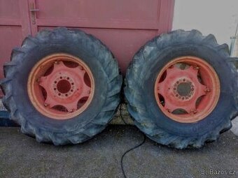 16,9-28.Dvě obutá kola  Zetor Cultor