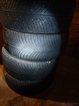 Prodám 4x zimní 255/45/20 MICHELIN