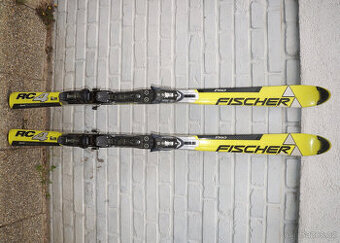 Carvingové lyže 158 cm Fischer RC4, bezvadný stav.