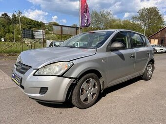 Kia Ceed 1.4 16V, ČR - havarovaný