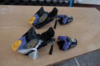 Lyžařské vázání pro sjezdové lyže.