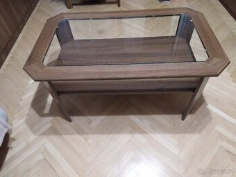 Konferenční stolek