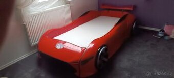 Dětská postel auto