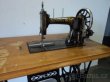 šicí stroj Royal