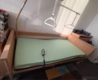 Zdravotnická polohovací postel