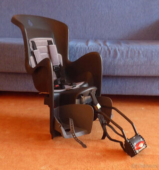 Dětská zadní sedačka na kolo