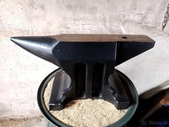 Kovarska kovadlina 100kg + podstavec