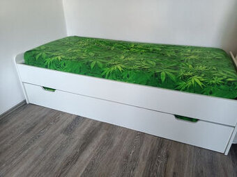 Bílá postel IKEA  možnost roztažení na DVĚ lůžka 200x90 cm