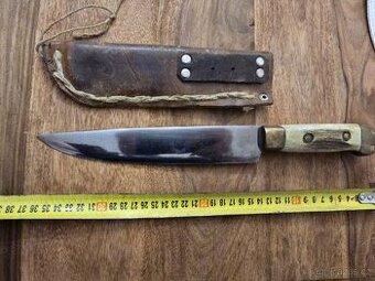 VELKÝ STARÝ LOVECKÝ TESÁK