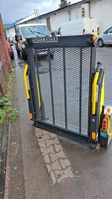 Plošina pro vozíčkáře nebo náklad