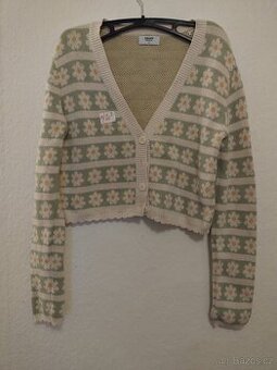 14) svetr zeleno bílý s květinami