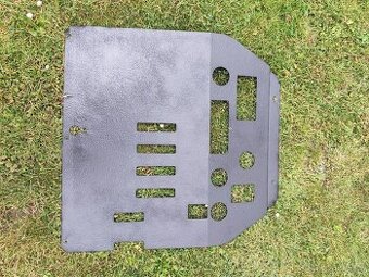 Prodám plechový kryt pod motor