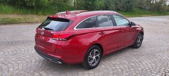 Hyundai i30 combi, r.v. 2023, 1.majitel, garážované