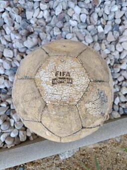 Starý retro FIFA fotbalový míč
