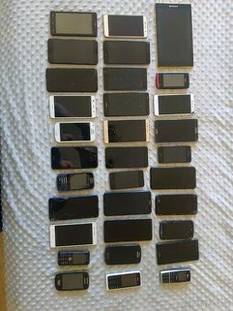 32x Telefon mix na opravu na ND (Většina funkční)