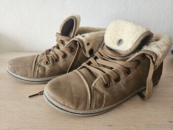 dámské zateplené kotníkové boty, velikost 39