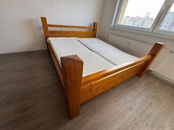 Manželská postel, masiv