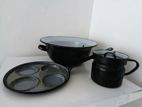 Černé, staré, smaltované nádobí