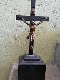 starožitný náboženský kříž