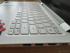 Flexibilní notebook Lenovo IdeaPad Yoga 300-11IBR